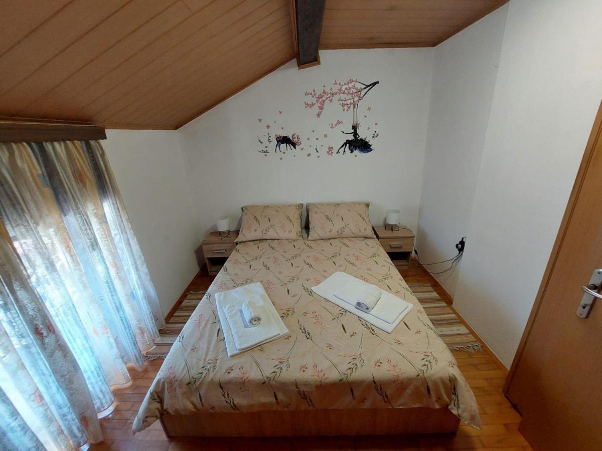Apartment Mila With Jacuzzi Spa Pula Luaran gambar